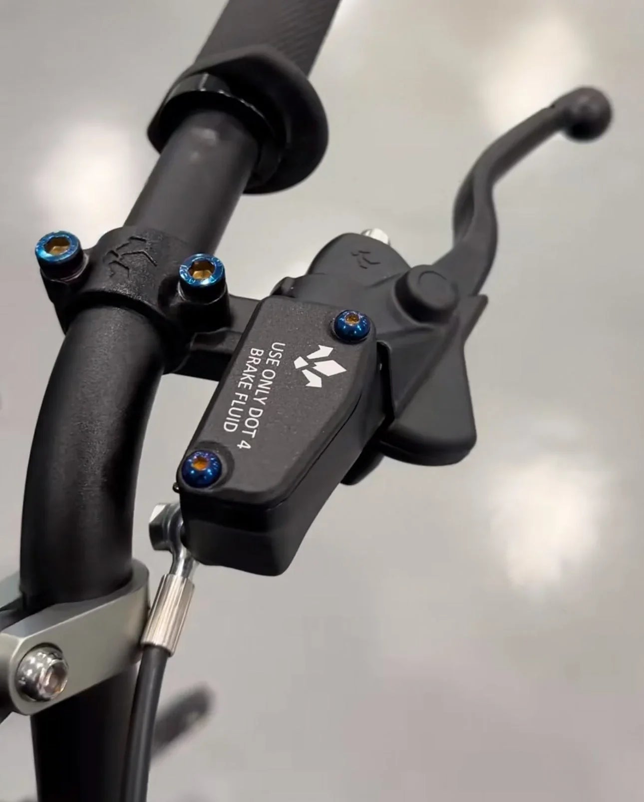 Formula reservoir bolts